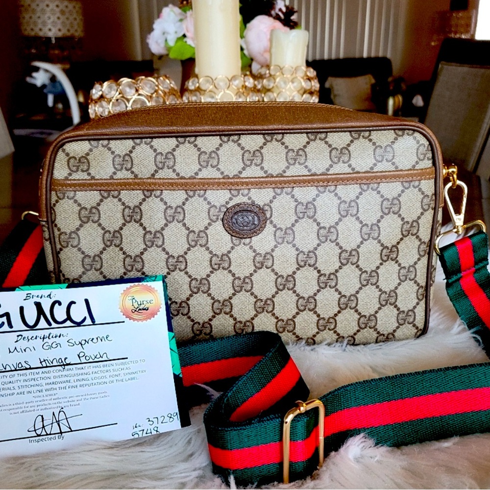 100% Authentic Gucci vintage GG canvas clutch crossbody